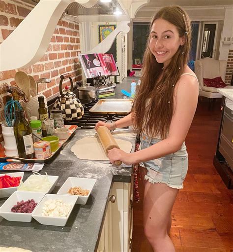 chloe lutosky